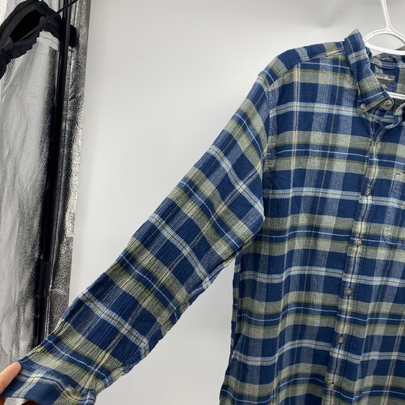 Eddie Bauer classic fit gauze like plaid button - Picture 5 of 6